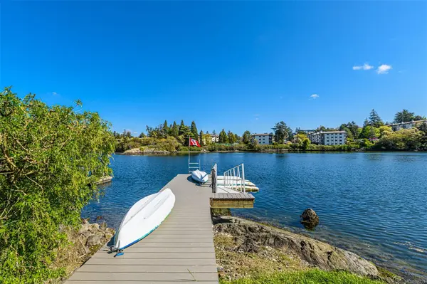 Esquimalt, BC V9A 6X8,1017 DeCosta Pl