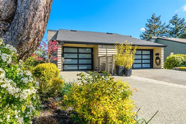 Esquimalt, BC V9A 6X8,1017 DeCosta Pl