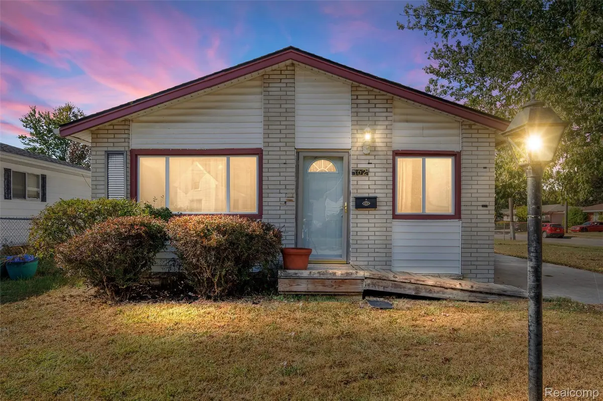 Mt. Clemens, MI 48043,162 Barbara ST