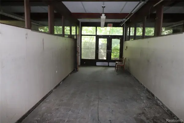 Detroit, MI 48223,15344 Lamphere ST