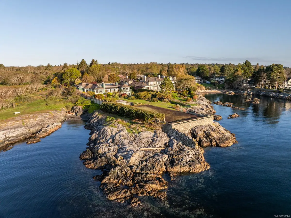 Oak Bay, BC V8R 6K9,2975 Beach Dr