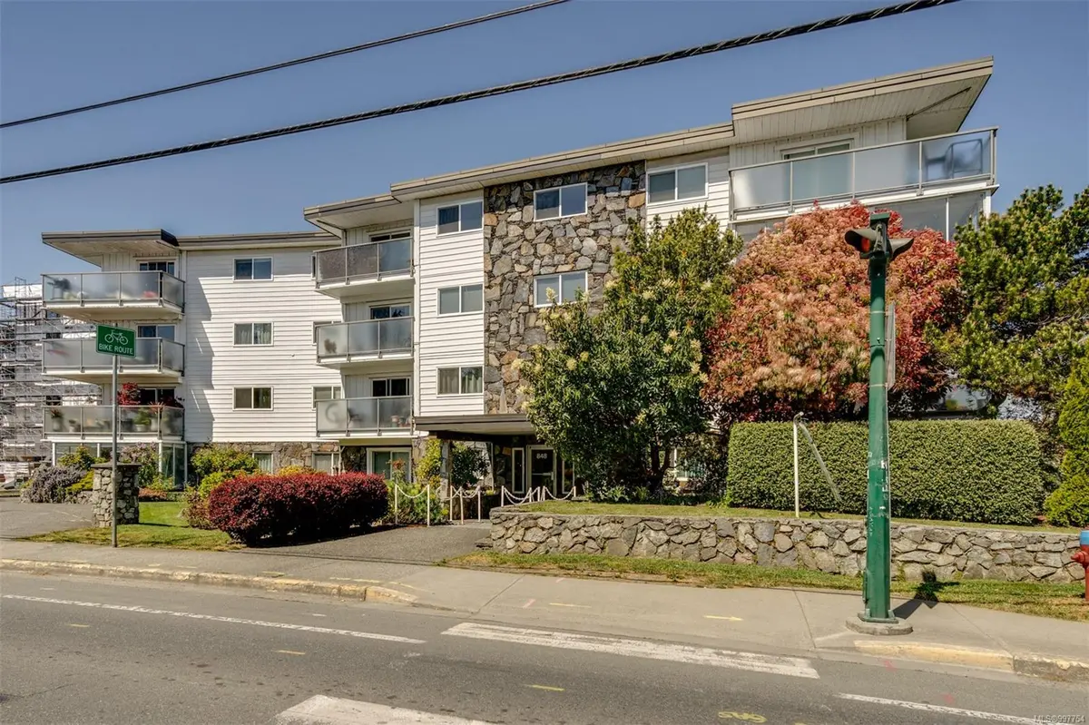 Esquimalt, BC V9A 6W9,848 Esquimalt Rd #208
