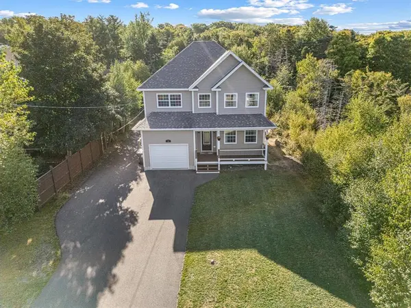 8 Monument Road, Conception Bay South, NL A1W 2A3