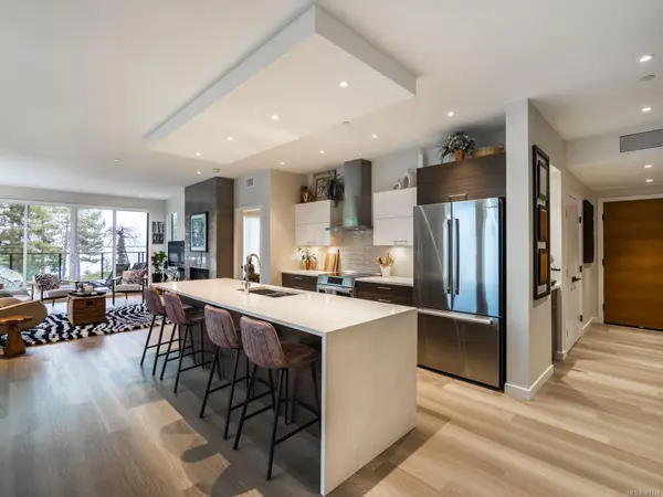 Parksville, BC V9P 0G4,100 Lombardy St #201