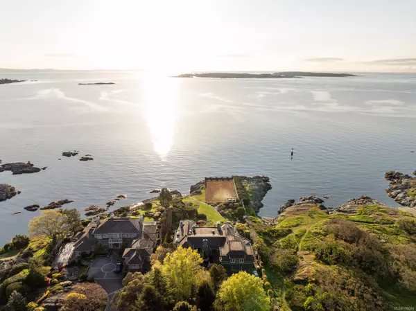 Oak Bay, BC V8R 6K9,2975 Beach Dr