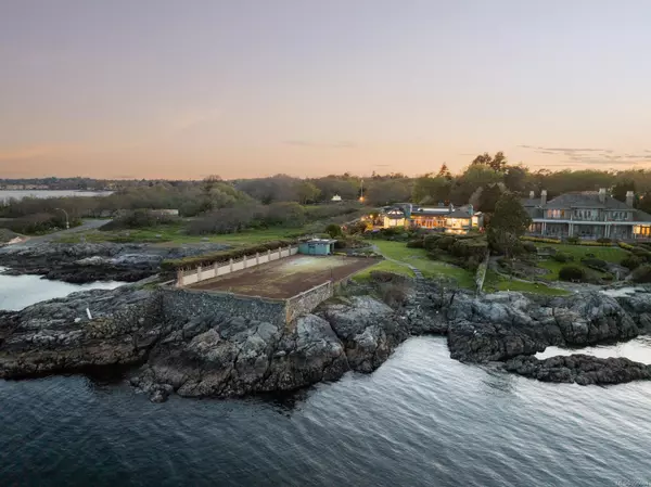 Oak Bay, BC V8R 6K9,2975 Beach Dr