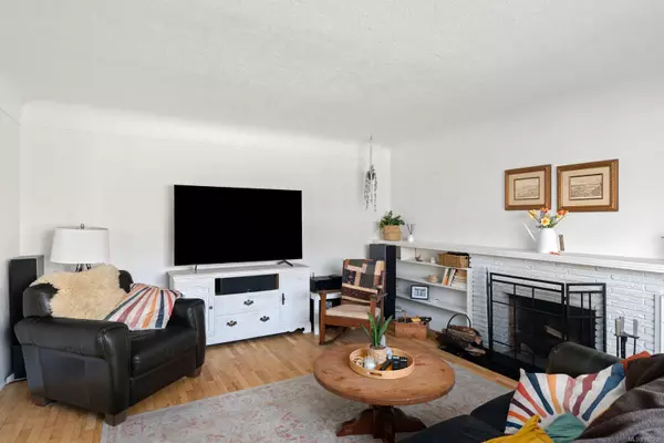 Saanich, BC V8P 4C1,3355 Wordsworth St