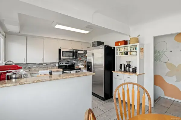 Saanich, BC V8P 4C1,3355 Wordsworth St