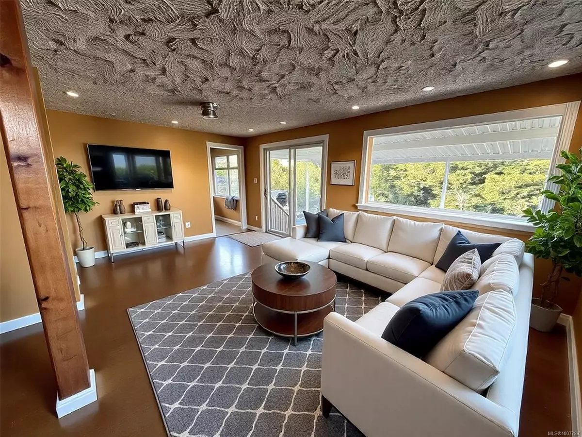 Saanich, BC V8Z 2N9,764 Jasmine Ave