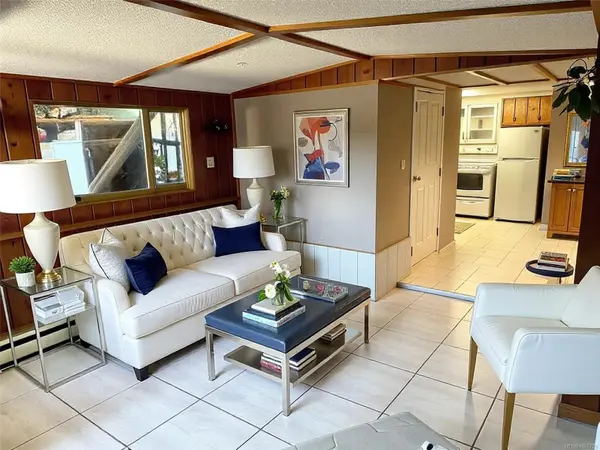 Saanich, BC V8Z 2N9,764 Jasmine Ave