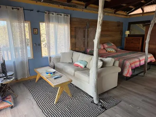 Ocean View, HI 96737,92-8928 CATAMARAN LN