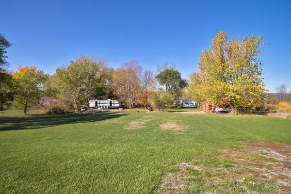 Loyalist, ON K0H 2S0,9060AA FRONT RD