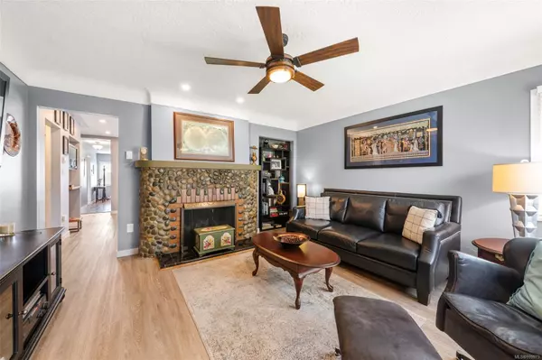 Saanich, BC V8Z 1T5,71 Cadillac Ave