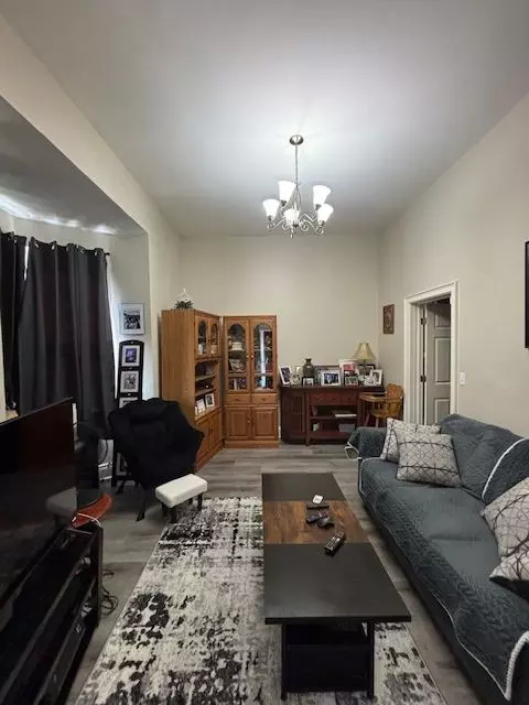 Brantford, ON N3R 1C7,15 Buffalo ST