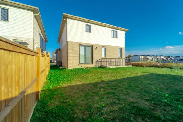 7 Welch CT, St. Thomas, ON N5R 0M1