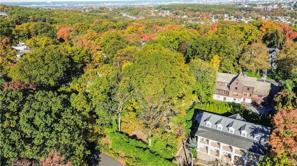 Staten Island, NY 10301,119 Coverly AVE