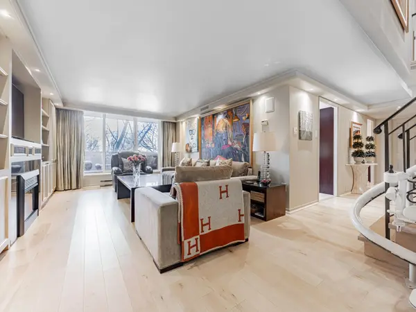 360 Bloor ST E #106, Toronto C09, ON M4W 3M3