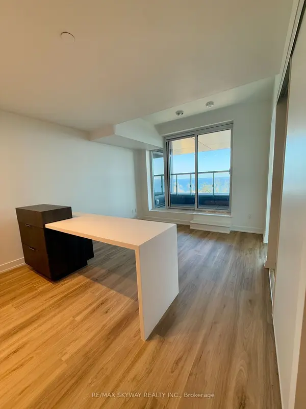 Burlington, ON L7R 0G9,370 Martha ST #505