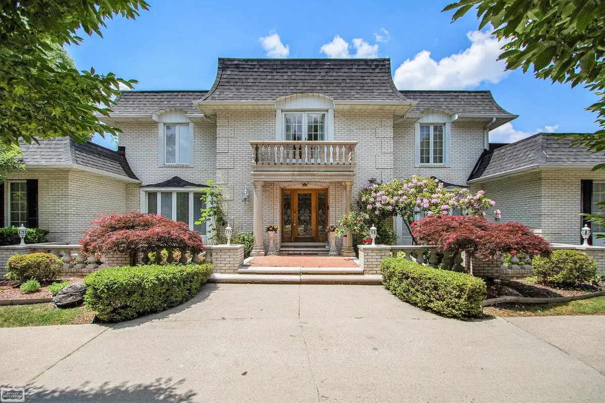 Clinton Township, MI 48036,37803 E Horseshoe