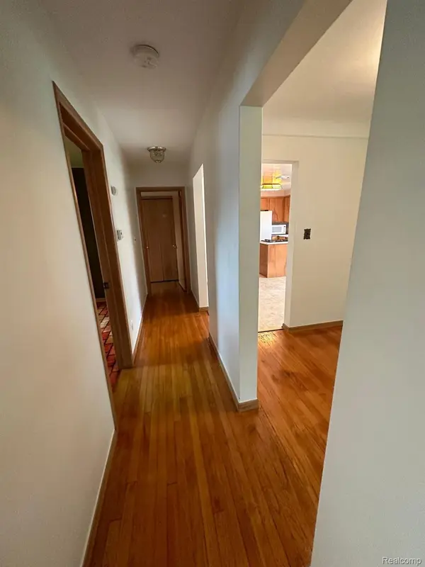 Warren, MI 48093,28876 PALM BEACH DR