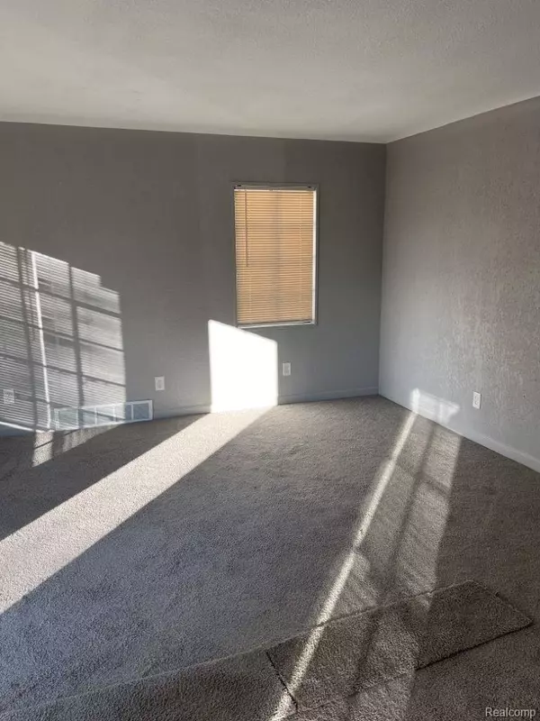 Detroit, MI 48235,19716 FENMORE ST