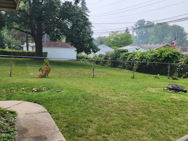 Redford, MI 48239,13511 ARNOLD