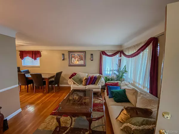 Redford, MI 48239,13511 ARNOLD