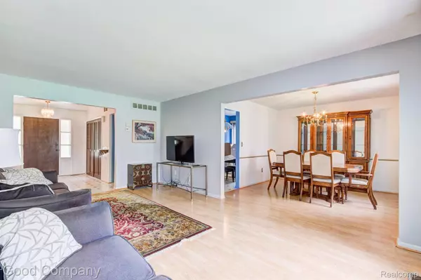 Troy, MI 48098,114 BRAEMAR DR