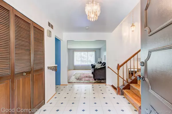 Troy, MI 48098,114 BRAEMAR DR