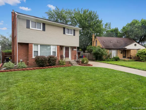 Fraser, MI 48026,31114 SPRING CT E