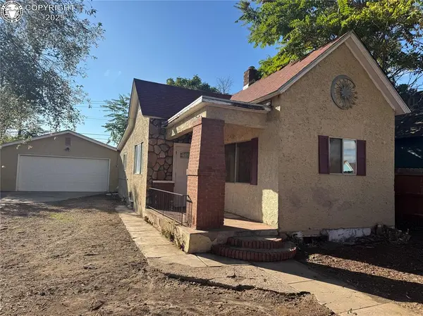 1027 E Abriendo AVE, Pueblo, CO 81004