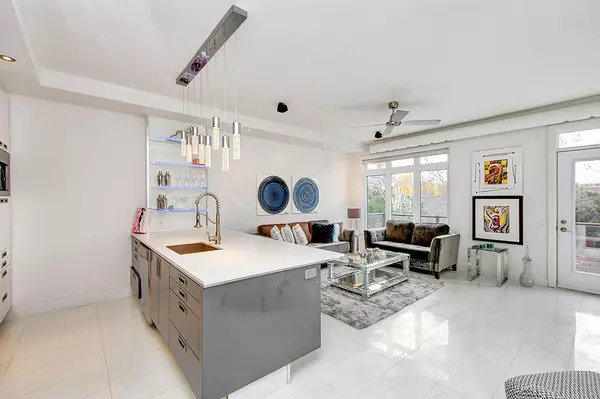 Glebe - Ottawa East And Area, ON K1S 0Z8,10 Chestnut ST #C