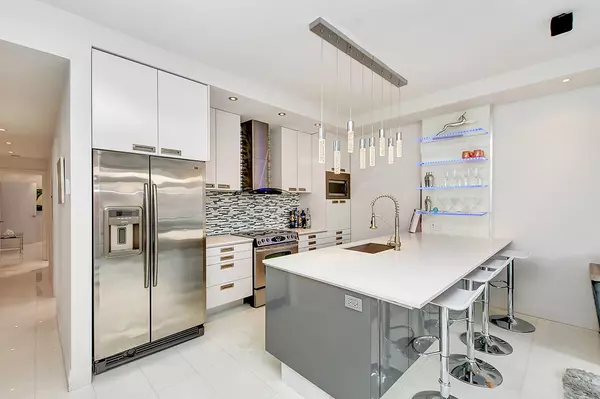 Glebe - Ottawa East And Area, ON K1S 0Z8,10 Chestnut ST #C