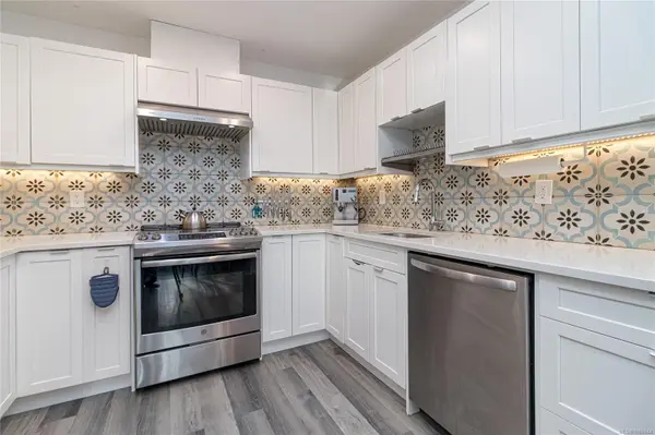 Victoria, BC V9A 3H2,734 Wilson St #1