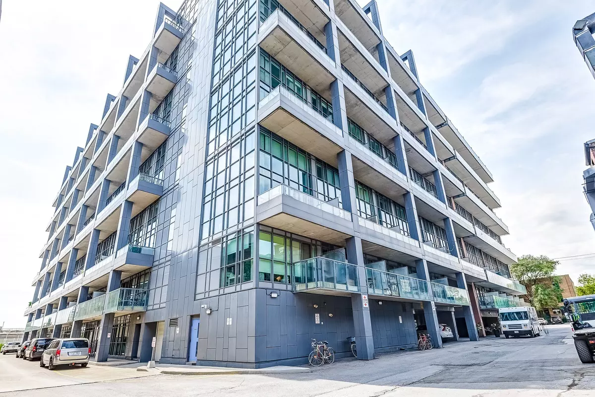 Toronto C01, ON M6K 0B3,5 Hanna AVE #449