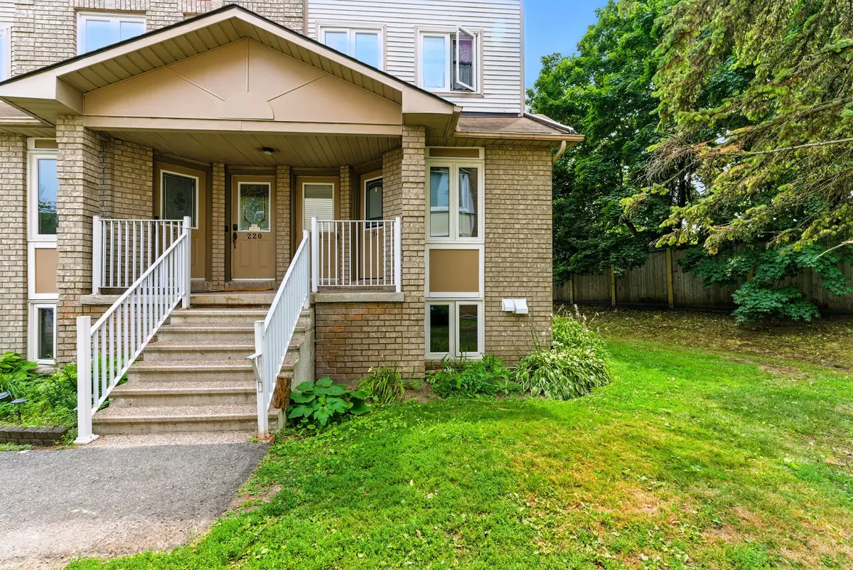 Hunt Club - South Keys And Area, ON K1G 5P9,214 Briston Private