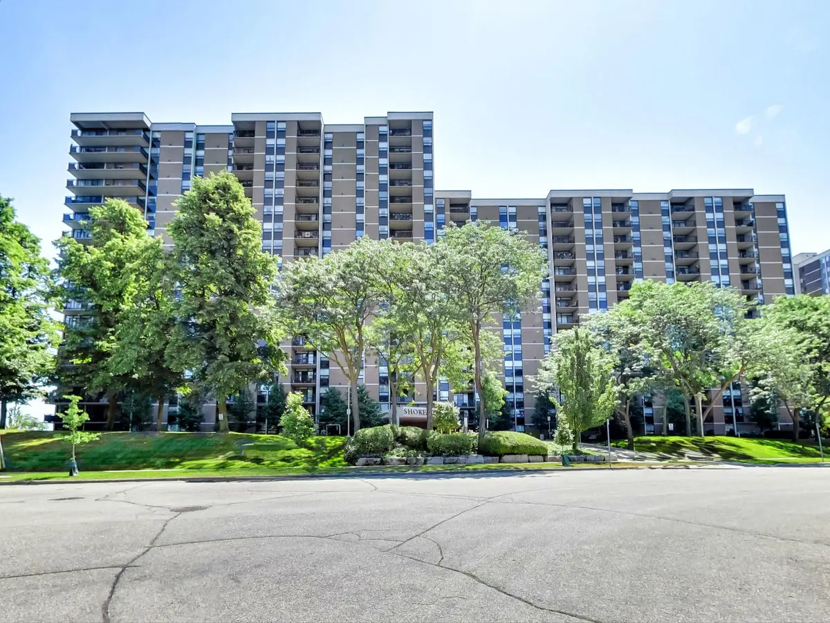 Hamilton, ON L8E 3M6,500 Green RD #203