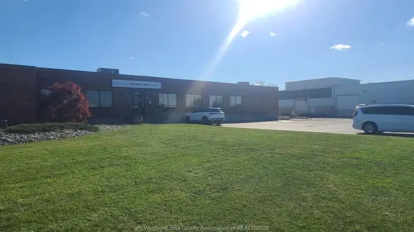 4960 WALKER Road #2, Tecumseh, ON N0R 1L0