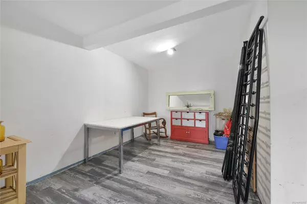 Central Saanich, BC V8M 1L9,7675 East Saanich Rd #17