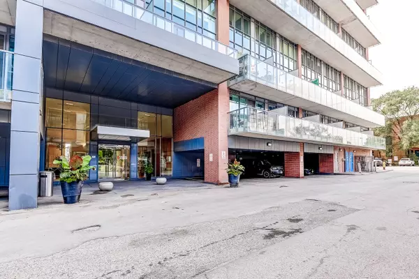 Toronto C01, ON M6K 0B3,5 Hanna AVE #449