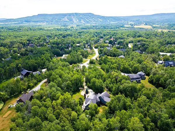 Clearview, ON L9Y 3Y9,6 Forest PATH