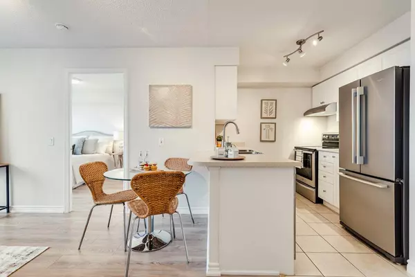 Mississauga, ON L5R 4G9,55 Strathaven DR #1707