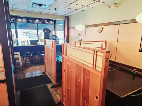 18 Jane ST, Toronto W02, ON M6S 3Y2