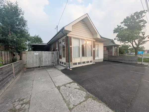 London East, ON N5Y 3L7,1169 Oxford ST E