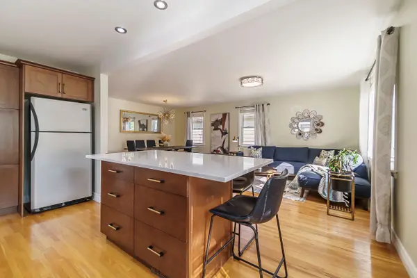 647 Montrose ST, Peterborough South, ON K9J 3C3