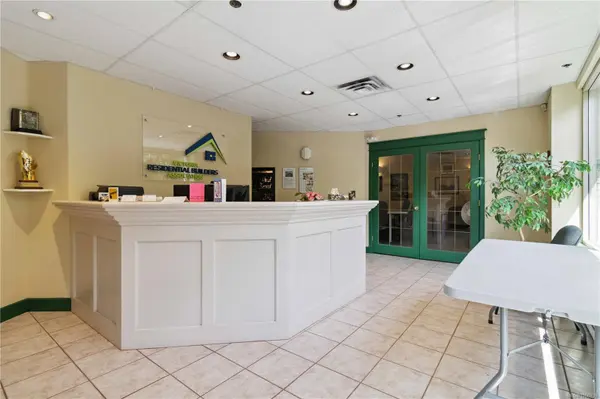 Saanich, BC V8Z 4C2,3690 Carey Rd #1