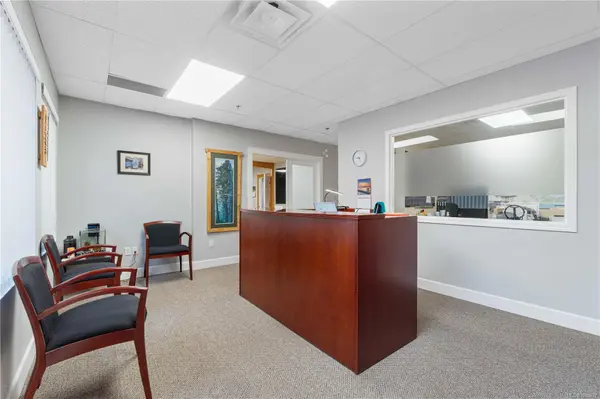 180 Second Ave #2, Qualicum Beach, BC V9K 2T5