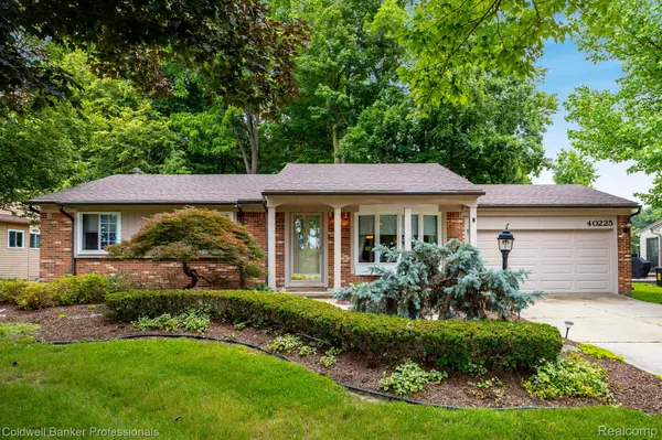 40225 SANDPOINT WAY, Novi, MI 48375