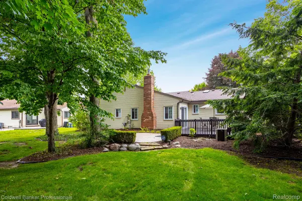 Novi, MI 48375,40225 SANDPOINT WAY