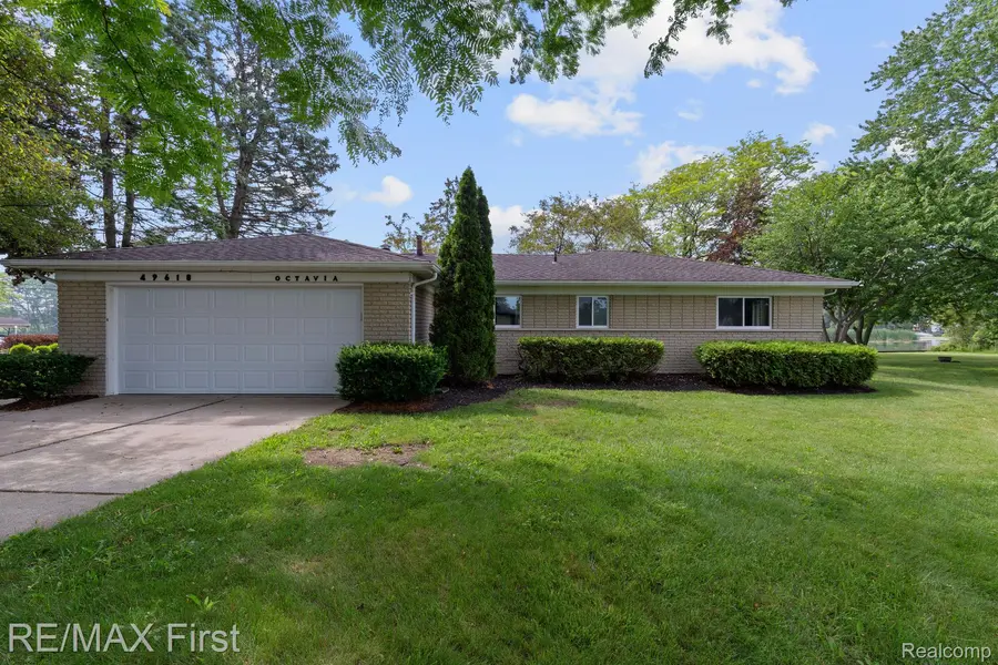 49618 Octavia Street, Chesterfield, MI 48047